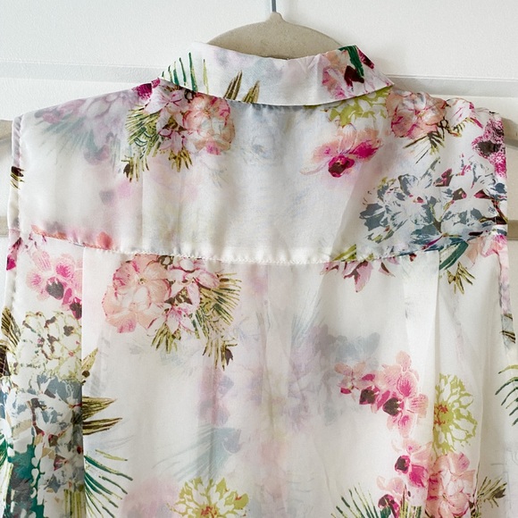 H&M Sheer Floral-Print Sleeveless Blouse - Picture 5 of 7